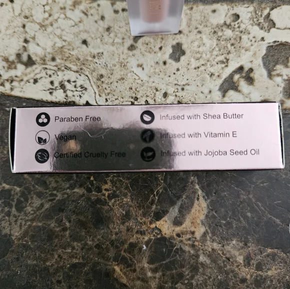 RealHer Matte Liquid Lipstick i will rise - Picture 3 of 3